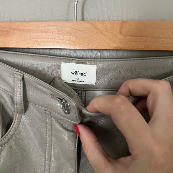 ARITZIA Melina Vegan Leather Pant in Grey/Beige Size 2 casual fall straight leg - Picture 4 of 9